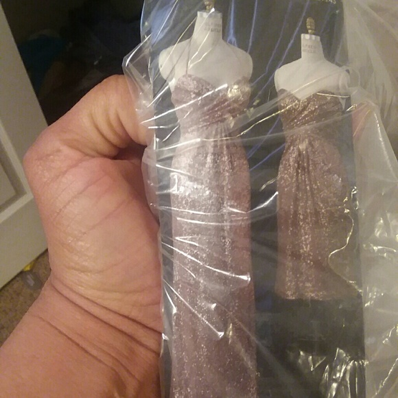 Dress - Picture 3 of 3